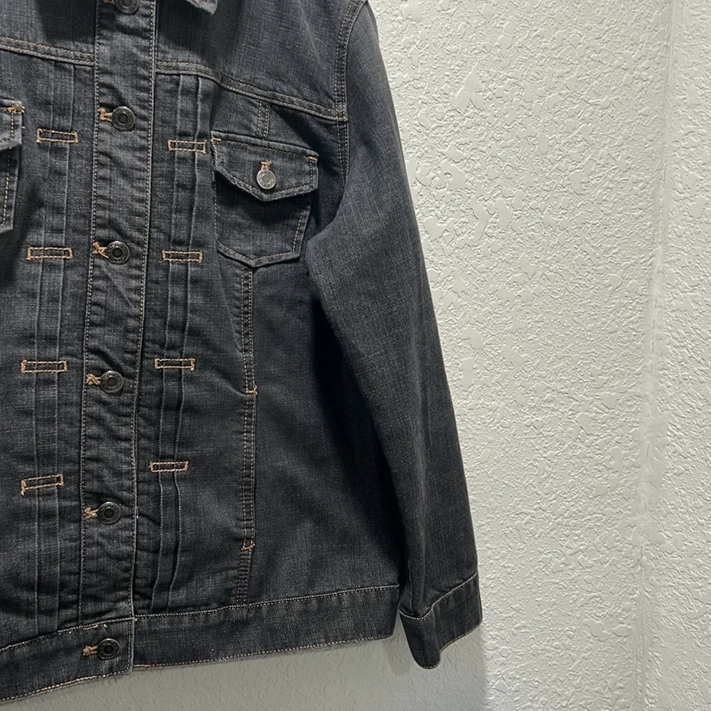 Chico’s platinum jacket size 2 GUC gray /black color…